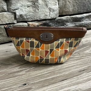 Fossil key-per pouch